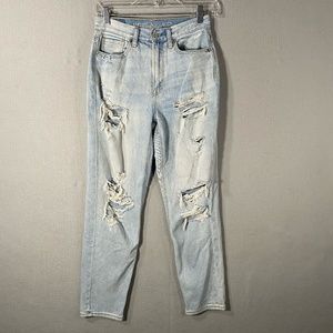 American Eagle Distressed High Rise Light Wash Ripped Jeans Pants Womans 2 Short